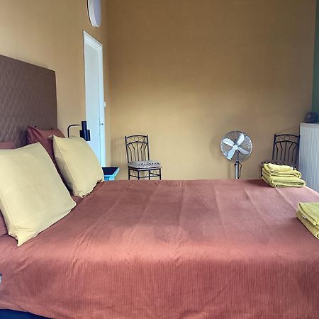 Domaine La Borniotte Apartment Saint-Alvere Ngoại thất bức ảnh